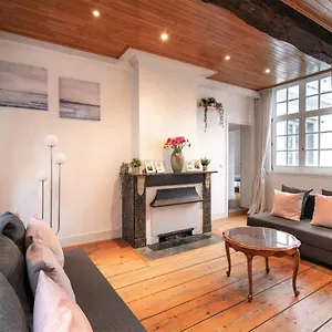 https://the-capital-street-lodge.brusselshotelsbook.com